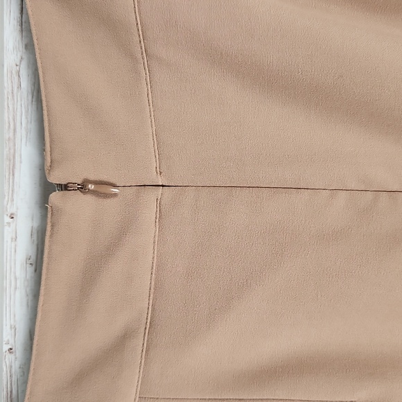 Worthington, Women's Carmel color faux wrap skirt, w/hardware at waist, Size 18 - Picture 5 of 12